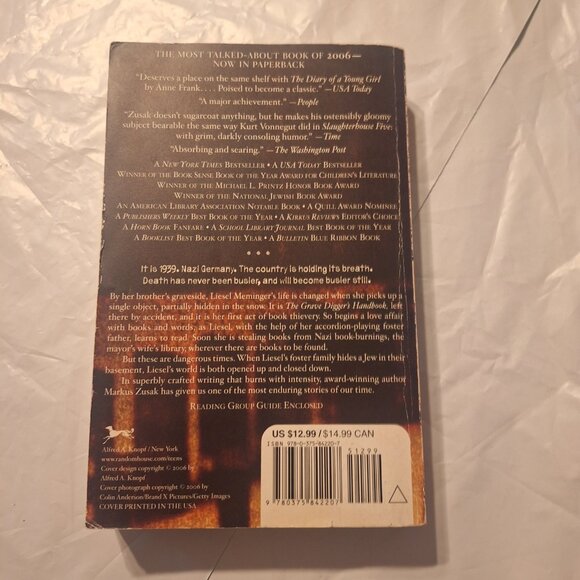 the book thief - Picture 6 of 7